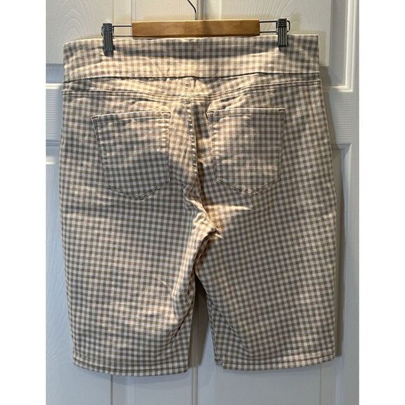 Gloria Vanderbilt All Around Slimming Amanda Shorts Women's Size 16 Plaid - Picture 2 of 5